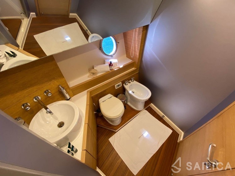 Aicon 62 SL - Yacht Charter Sailica