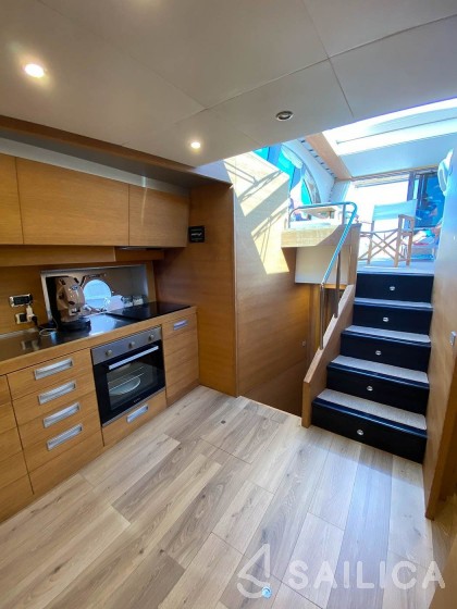 Aicon 62 SL - Yacht Charter Sailica