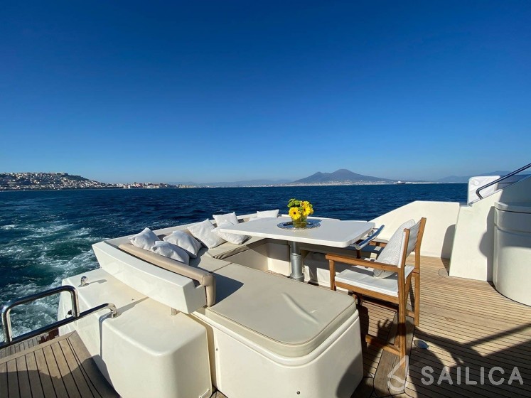 Aicon 62 SL - Yacht Charter Sailica