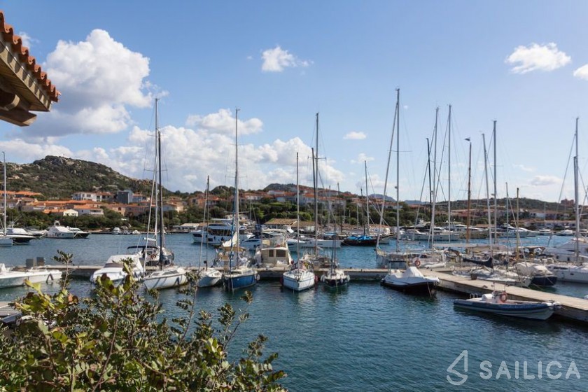 Aicon 62 SL - Yacht Charter Sailica