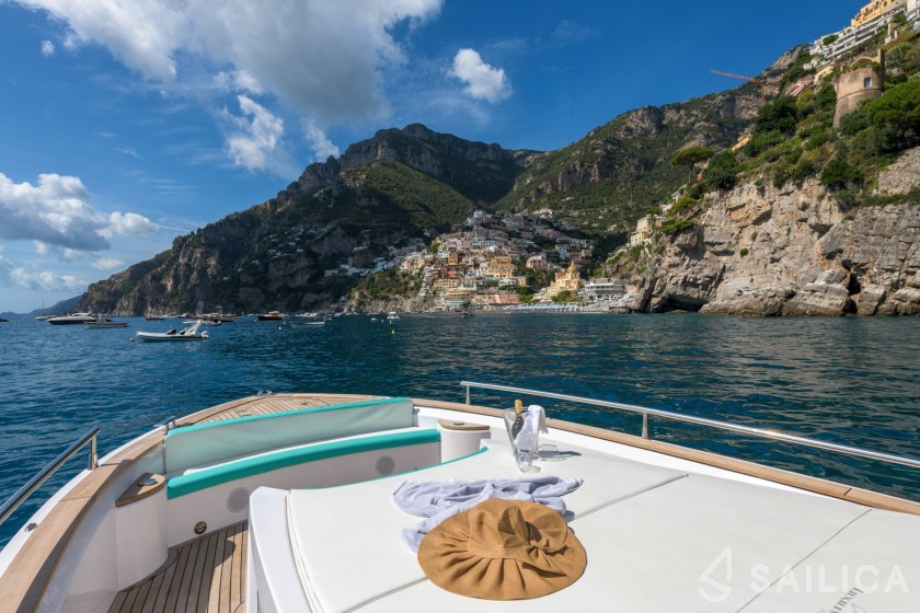Allure 38 - Yacht Charter Sailica