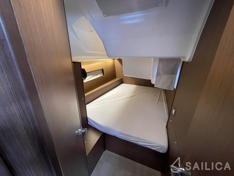 Oceanis 40.1 - Yacht Charter Sailica