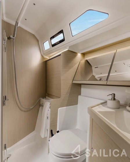 Oceanis 40.1 - Yacht Charter Sailica