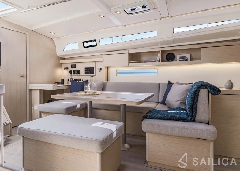 Oceanis 40.1 - Yacht Charter Sailica