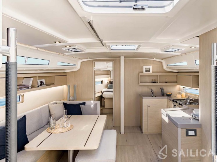 Oceanis 40.1 - Yacht Charter Sailica