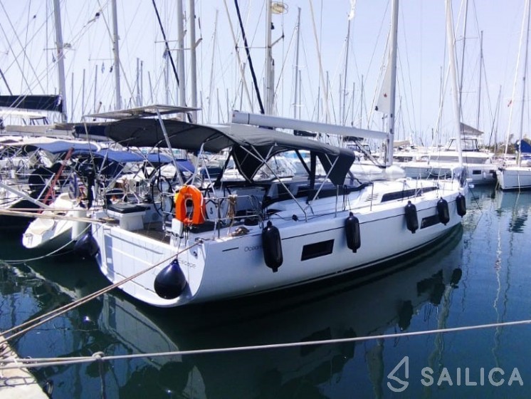 Oceanis 51.1 - Yacht Charter Sailica