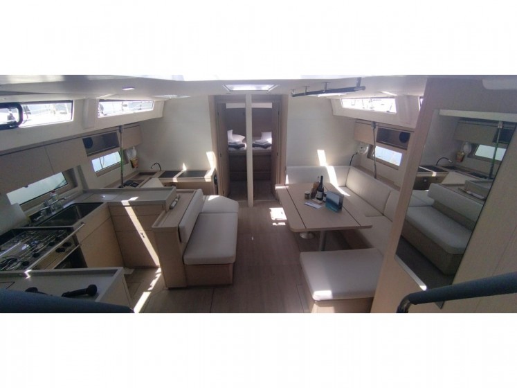Oceanis 51.1 - Yacht Charter Sailica