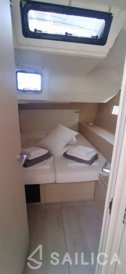 Oceanis 51.1 - Yacht Charter Sailica