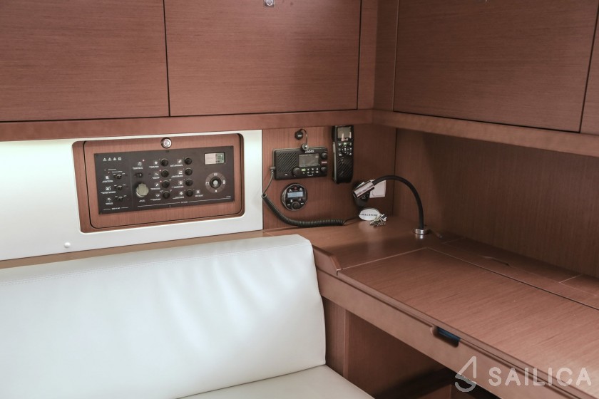 Oceanis 45 - Yacht Charter Sailica