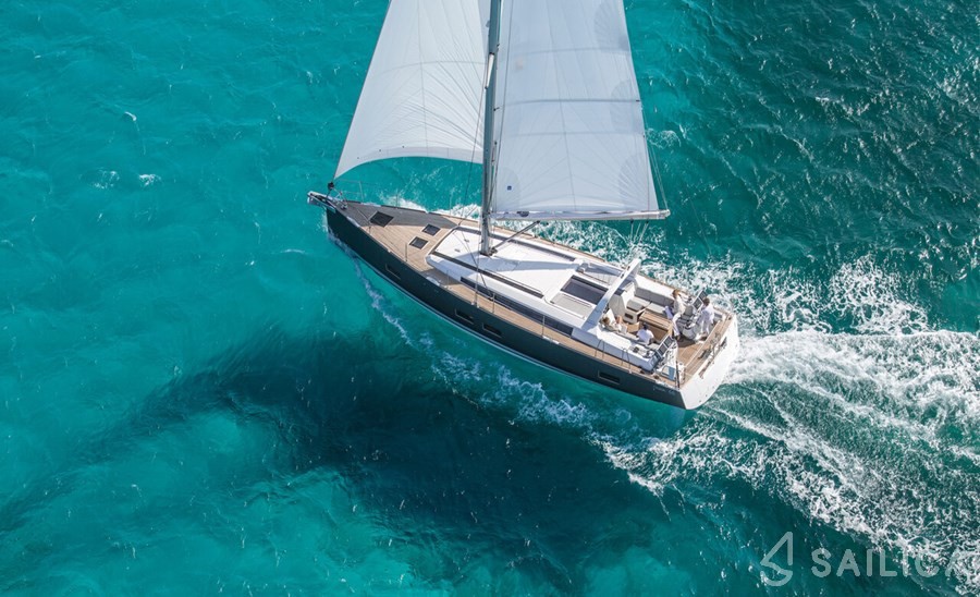 Oceanis 55 - Yacht Charter Sailica