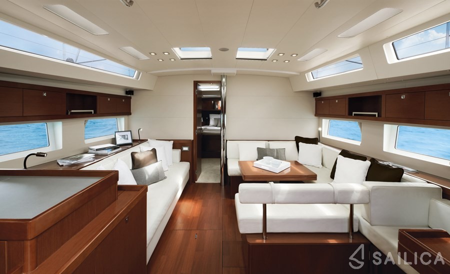 Oceanis 55 - Yacht Charter Sailica