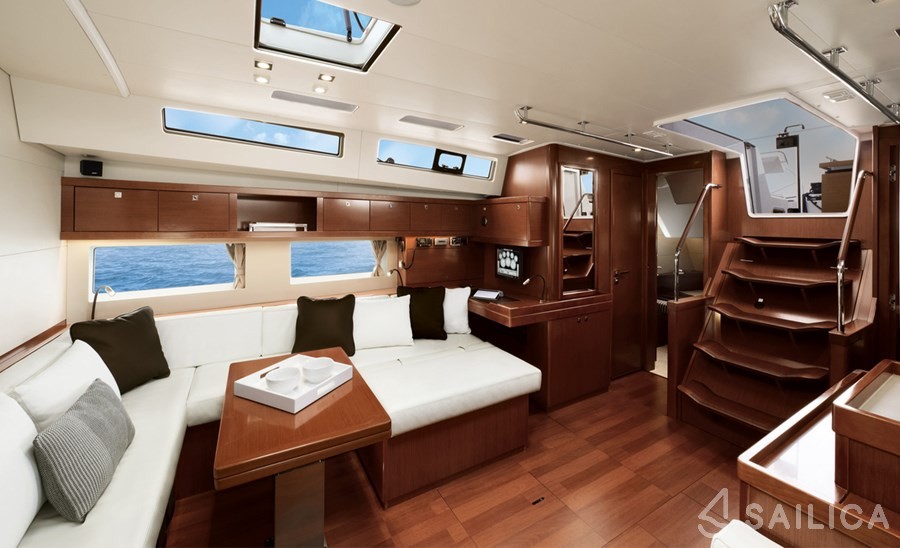 Oceanis 55 - Yacht Charter Sailica