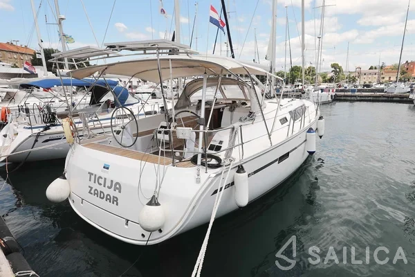 Bavaria 46 Cruiser - Yacht Charter Sailica