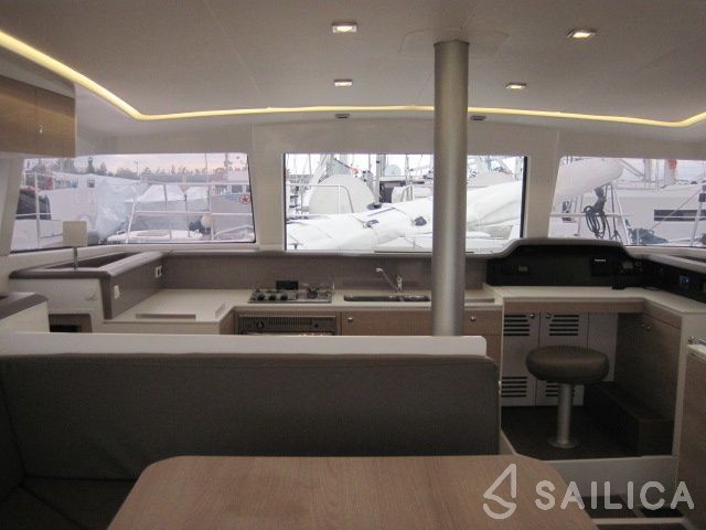 Bali 4.1 - Yacht Charter Sailica