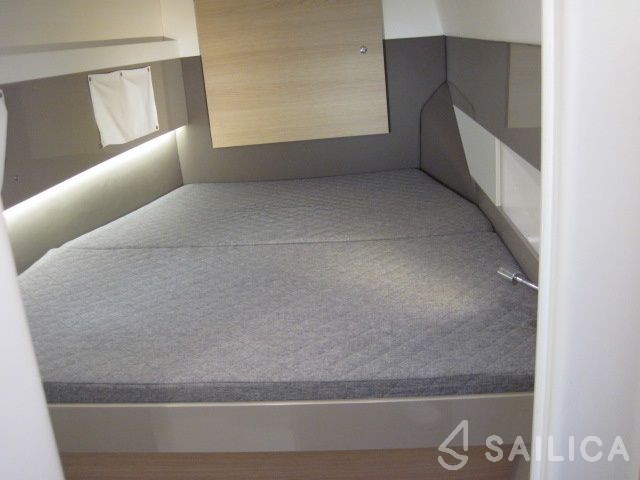 Bali 4.1 - Yacht Charter Sailica