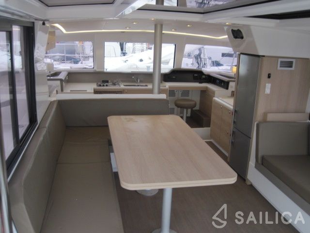 Bali 4.1 - Yacht Charter Sailica