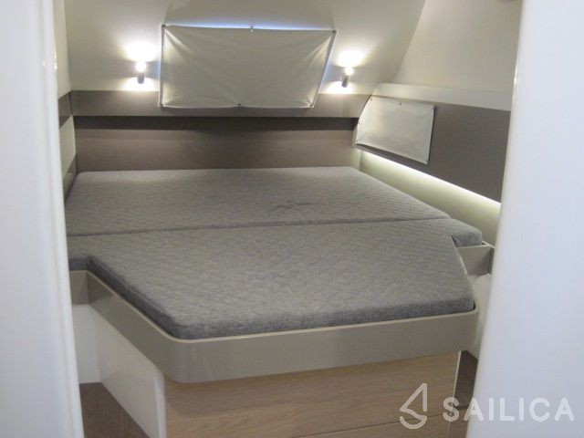 Bali 4.1 - Yacht Charter Sailica