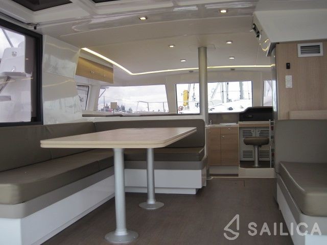 Bali 4.1 - Yacht Charter Sailica
