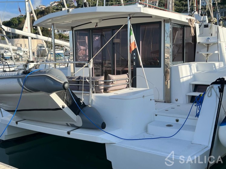 Bali 4.1 - Yacht Charter Sailica