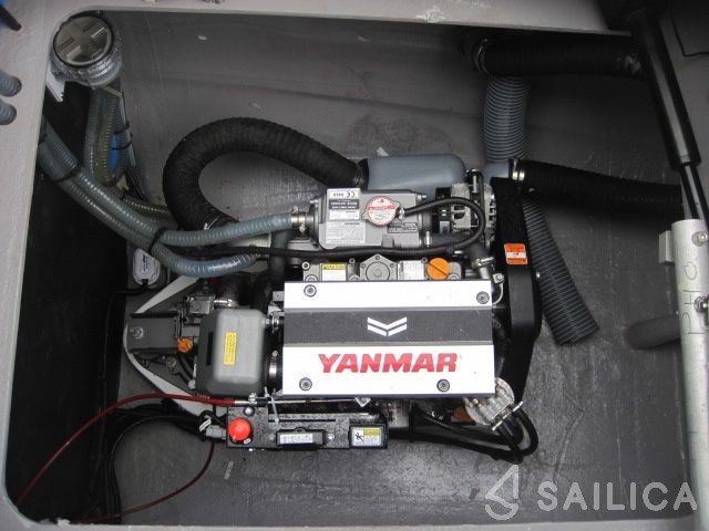 Bali 4.1 - Yacht Charter Sailica