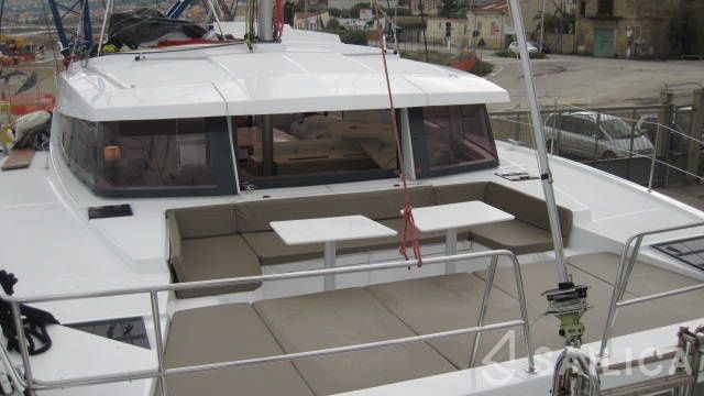 Bali 4.1 - Yacht Charter Sailica