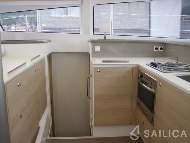 Bali 4.1 - Yacht Charter Sailica