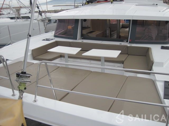 Bali 4.1 - Yacht Charter Sailica