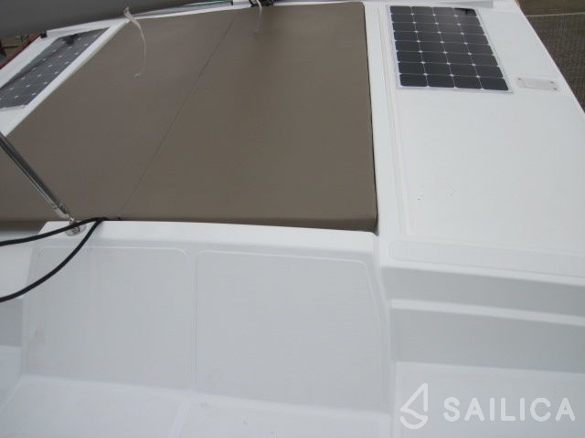 Bali 4.1 - Yacht Charter Sailica