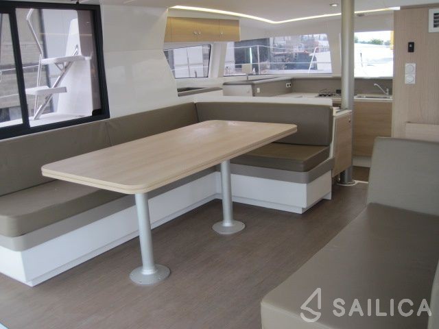 Bali 4.1 - Yacht Charter Sailica