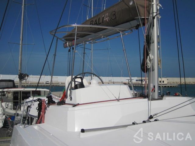 Bali 4.3 - Yacht Charter Sailica