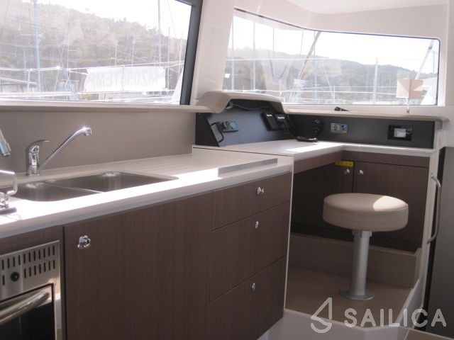 Bali 4.3 - Yacht Charter Sailica