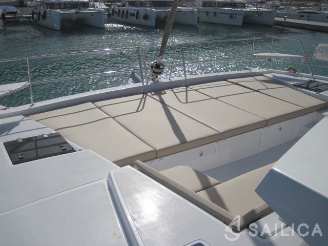 Bali 4.3 - Yacht Charter Sailica