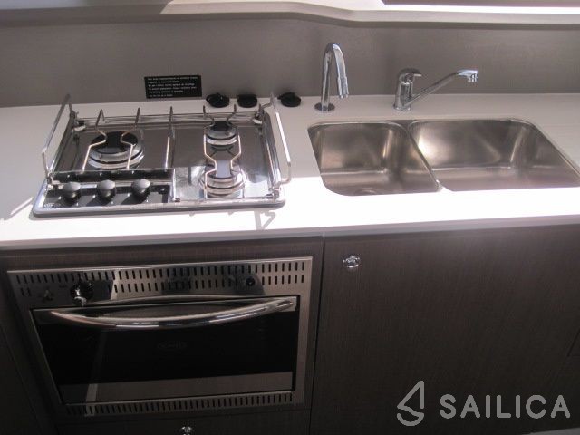 Bali 4.3 - Yacht Charter Sailica