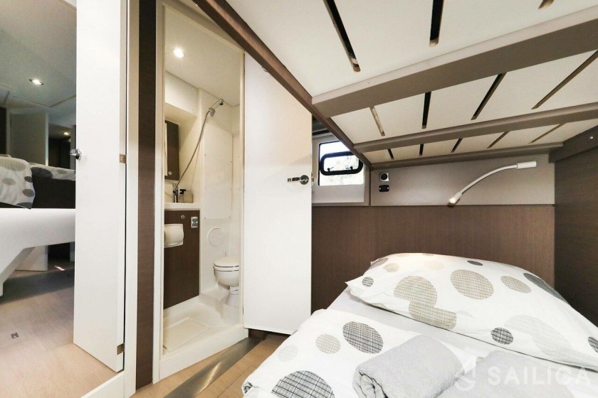 Bali 4.8  - Yacht Charter Sailica