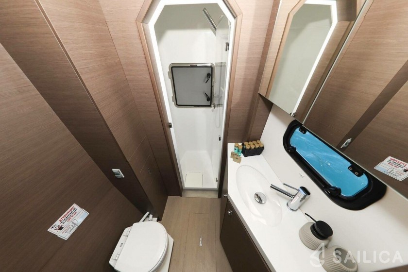 Bali 4.8  - Yacht Charter Sailica