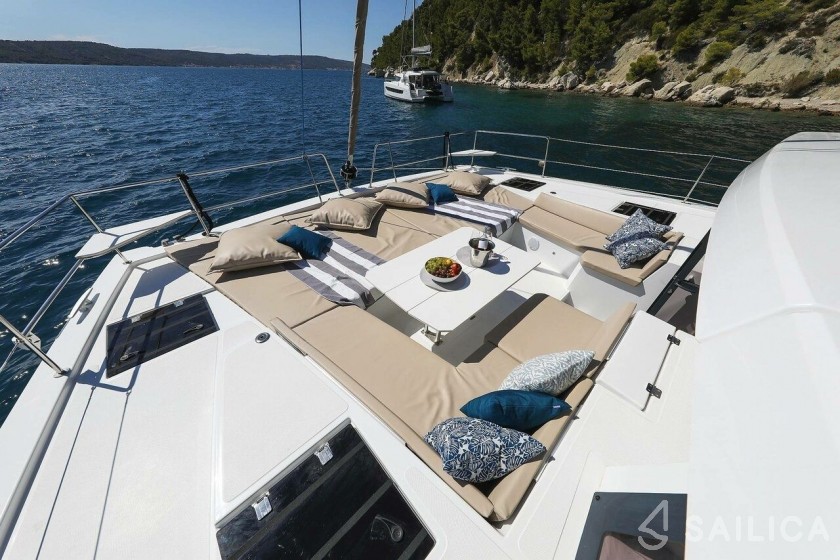 Bali 4.8  - Yacht Charter Sailica