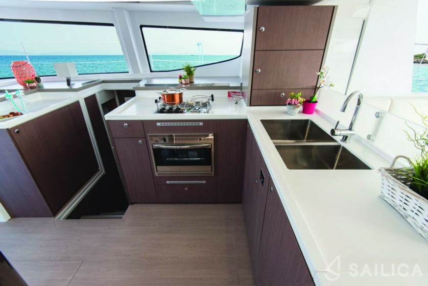 Bali 4.8  - Yacht Charter Sailica
