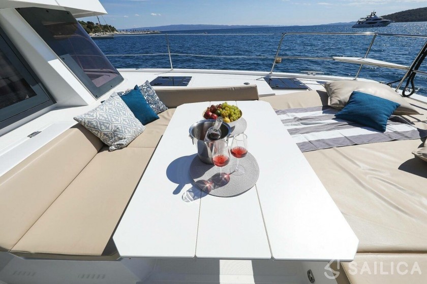 Bali 4.8  - Yacht Charter Sailica