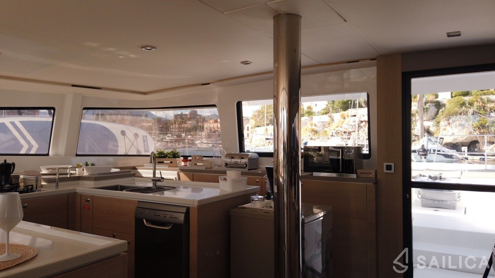 Bali 5.4. - Yacht Charter Sailica