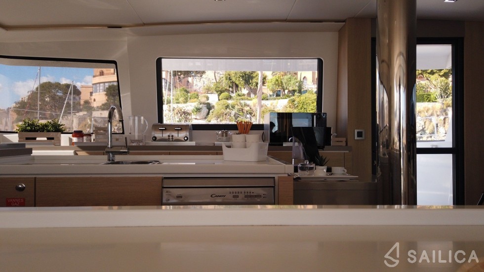Bali 5.4. - Yacht Charter Sailica