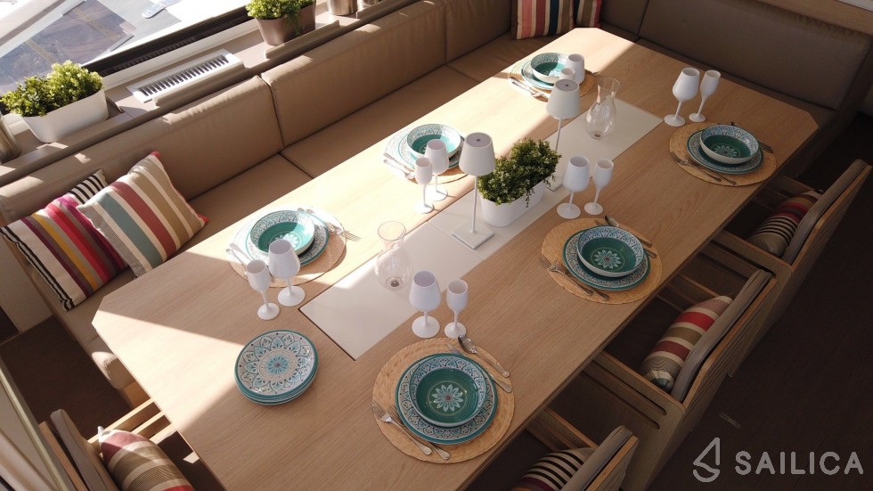 Bali 5.4. - Yacht Charter Sailica