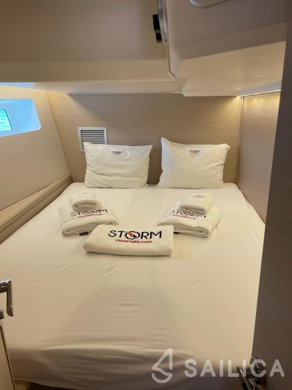 Jeanneau 54 - Yacht Charter Sailica