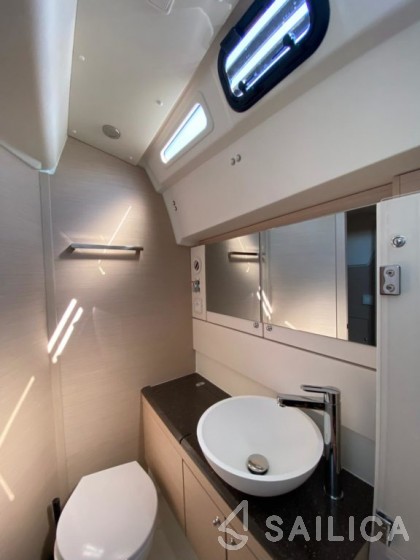 Jeanneau 54 - Yacht Charter Sailica