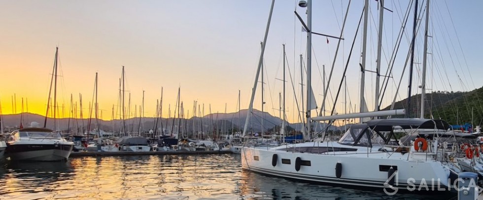 Jeanneau 54 - Yacht Charter Sailica