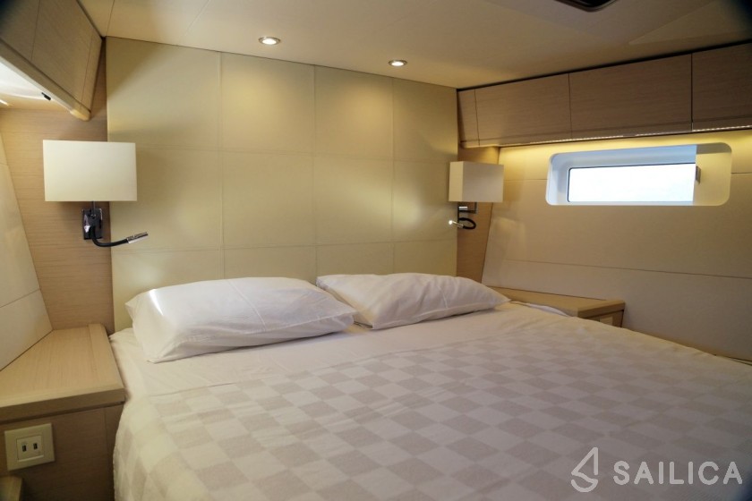 Jeanneau 54 - Yacht Charter Sailica