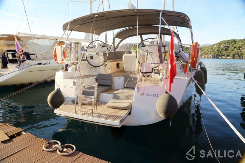 Oceanis 45 - Yacht Charter Sailica