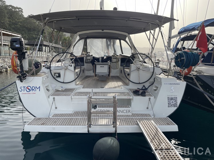 Oceanis 45 - Yacht Charter Sailica