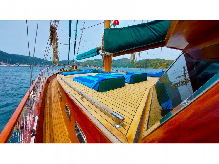 Gulet - Yacht Charter Sailica