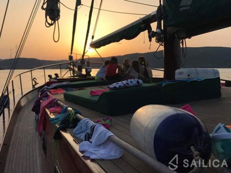 Gulet - Yacht Charter Sailica