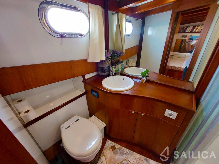 Gulet - Yacht Charter Sailica